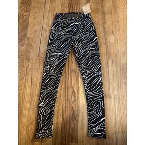 Just Cozy Black White Swirl Fleece Lined Leggings 8-Way Stretch NWT M/L